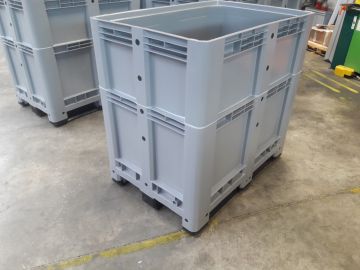 Palettenbox 765 Liter, 3 Kufen,grau (pro Stück)