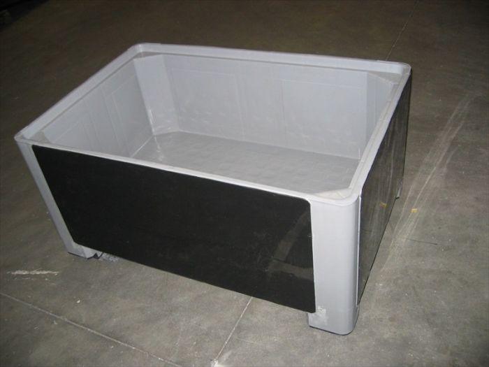 Caisse palette plastique salle blanche 1200x800x580 mm 330L 4 pieds