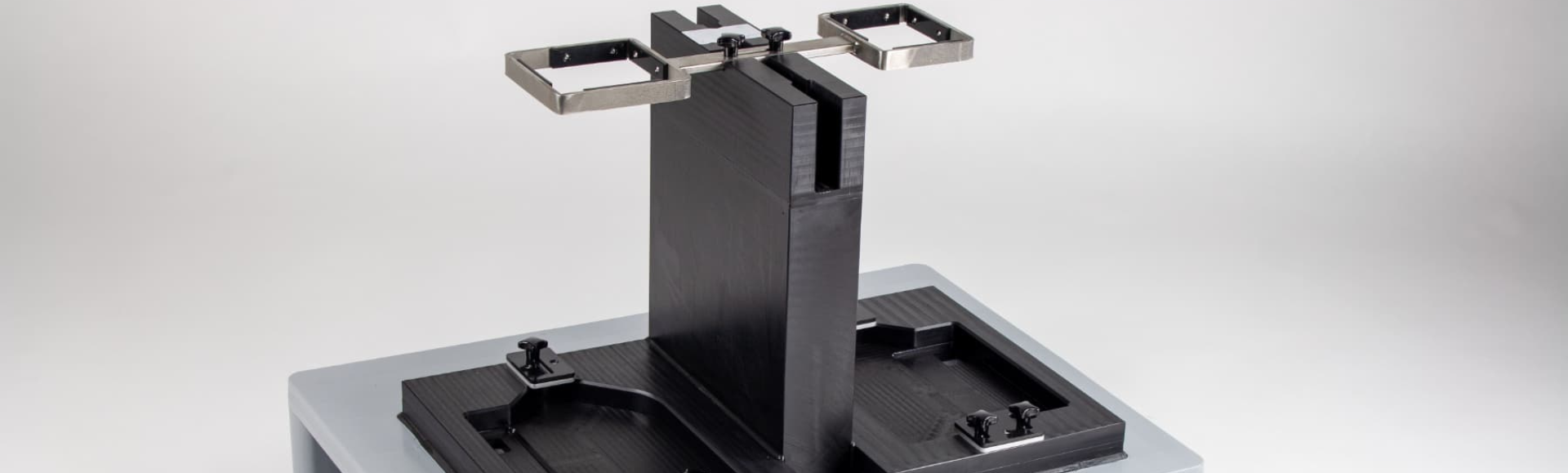 Standardpalette mit maßgeschneidertem Produkthalter